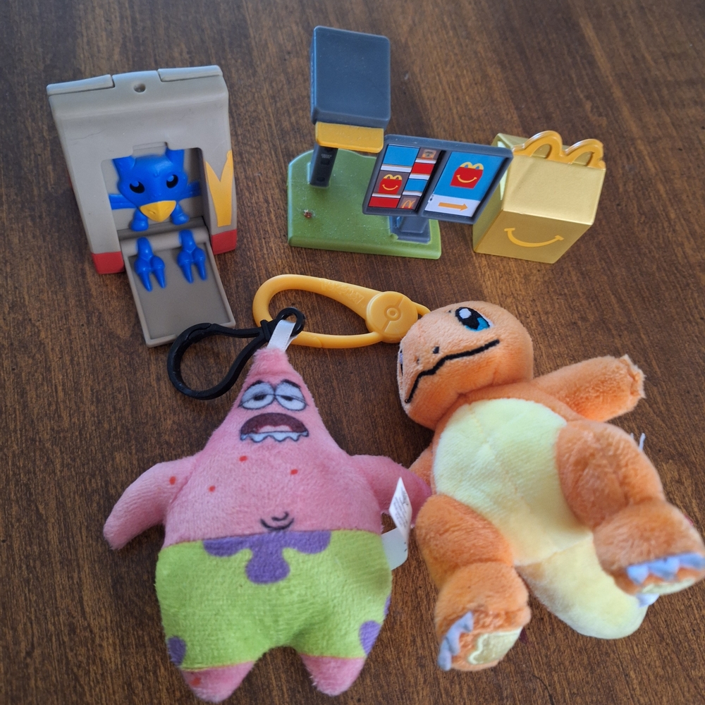 Toy Lot - Picture 2 of 5